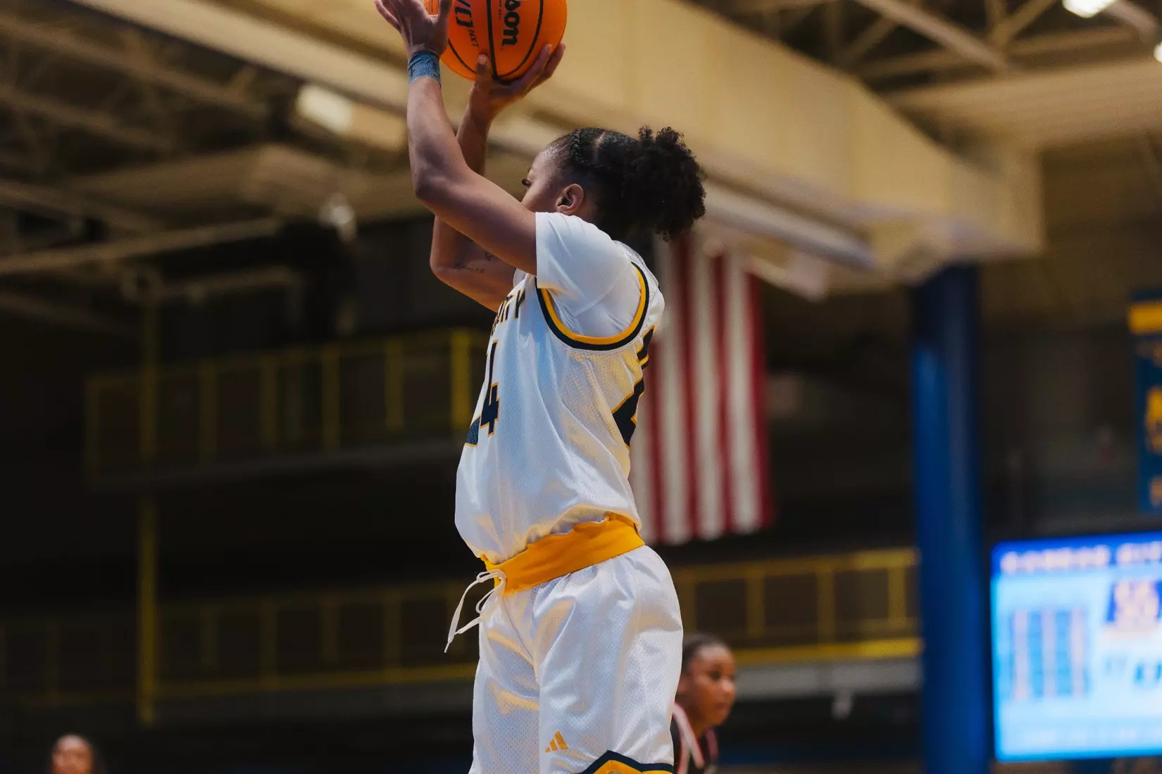 Kansas City Roos' Women's Basketball dominated Omaha with a 61-59 win on December 31, 2025.