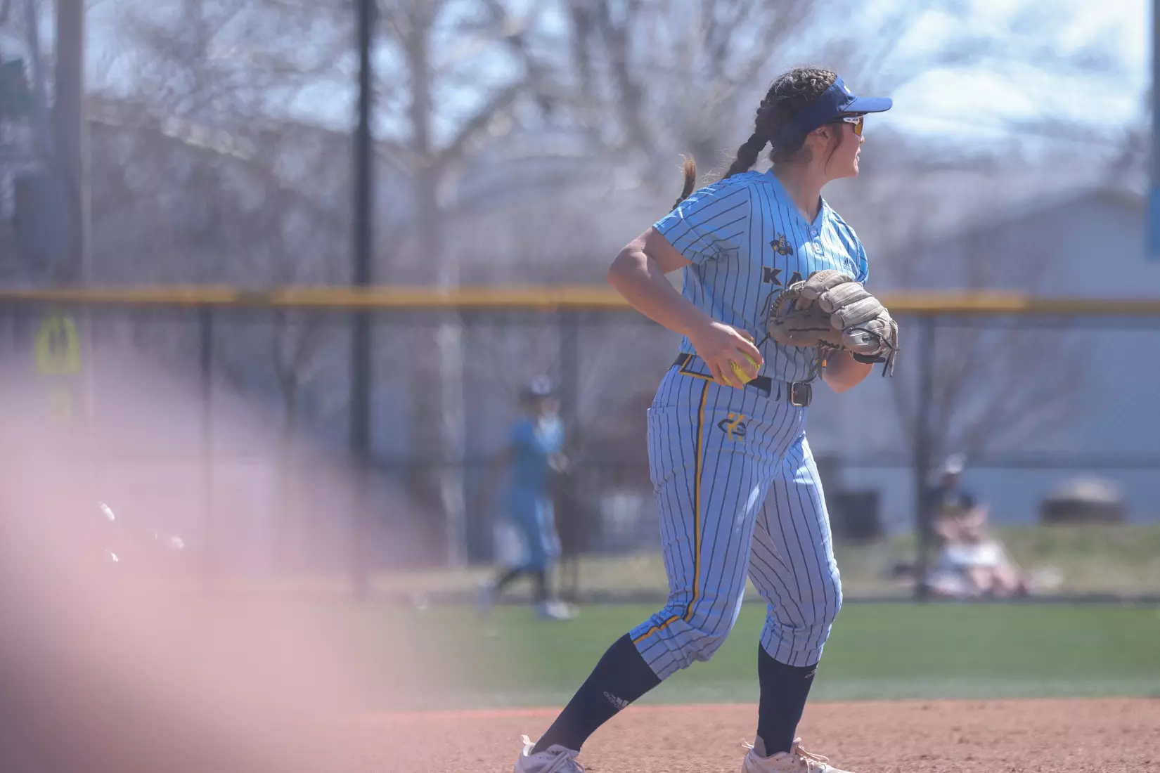 Kansas City Softball split a pair of games with SIUE, winning the first 3-2 in walk-off fashion and falling in the second 8-0. Grace Batdorf secured the walk-off win for the Roos and Sabrina Rodgers led the Roos from the plate going 4-of-6 on the day.