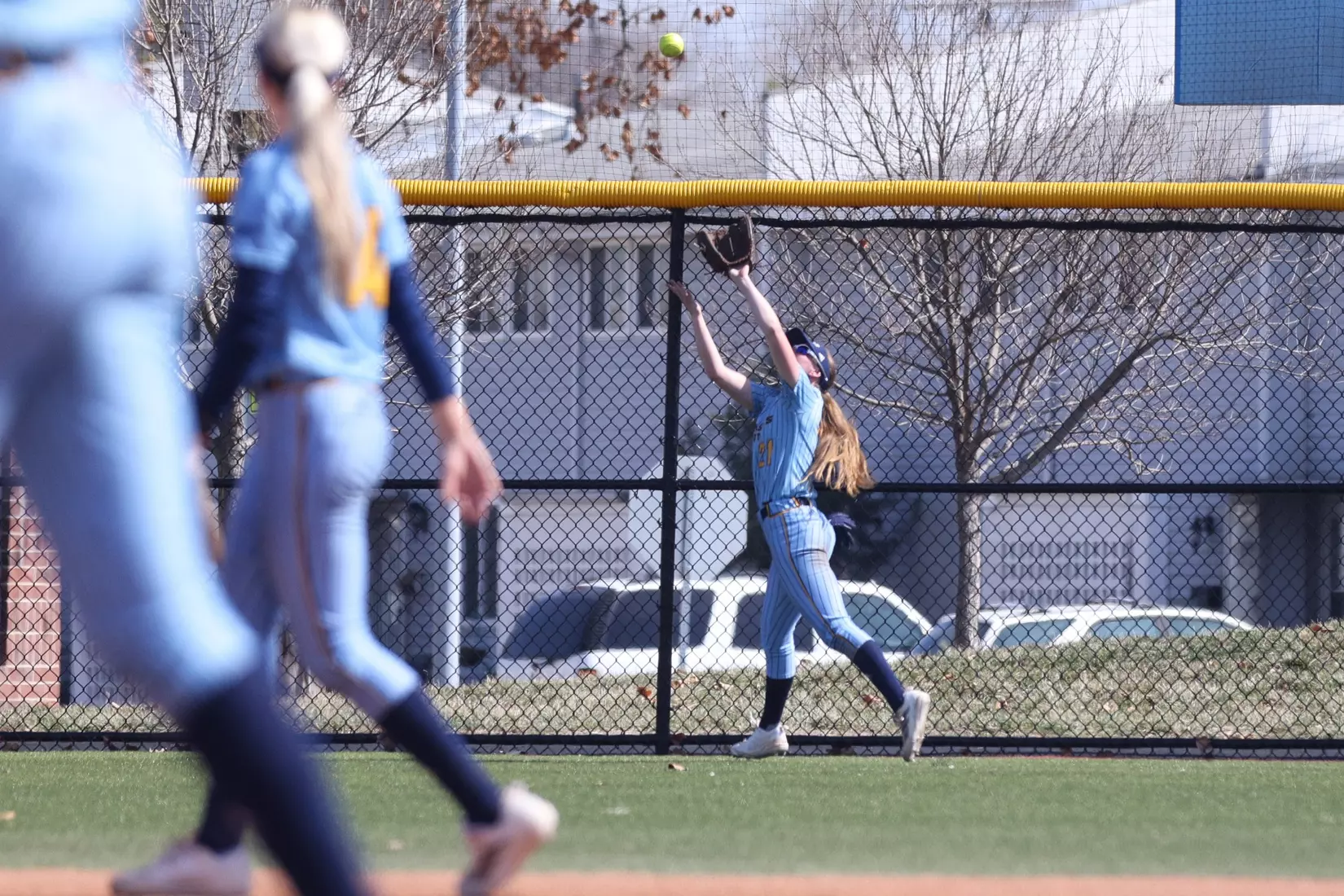 Kansas City Softball split a pair of games with SIUE, winning the first 3-2 in walk-off fashion and falling in the second 8-0. Grace Batdorf secured the walk-off win for the Roos and Sabrina Rodgers led the Roos from the plate going 4-of-6 on the day.