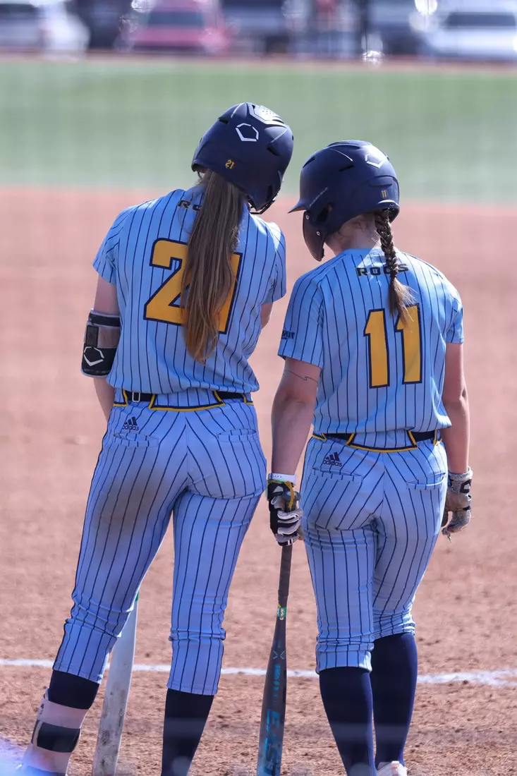 Kansas City Softball split a pair of games with SIUE, winning the first 3-2 in walk-off fashion and falling in the second 8-0. Grace Batdorf secured the walk-off win for the Roos and Sabrina Rodgers led the Roos from the plate going 4-of-6 on the day.
