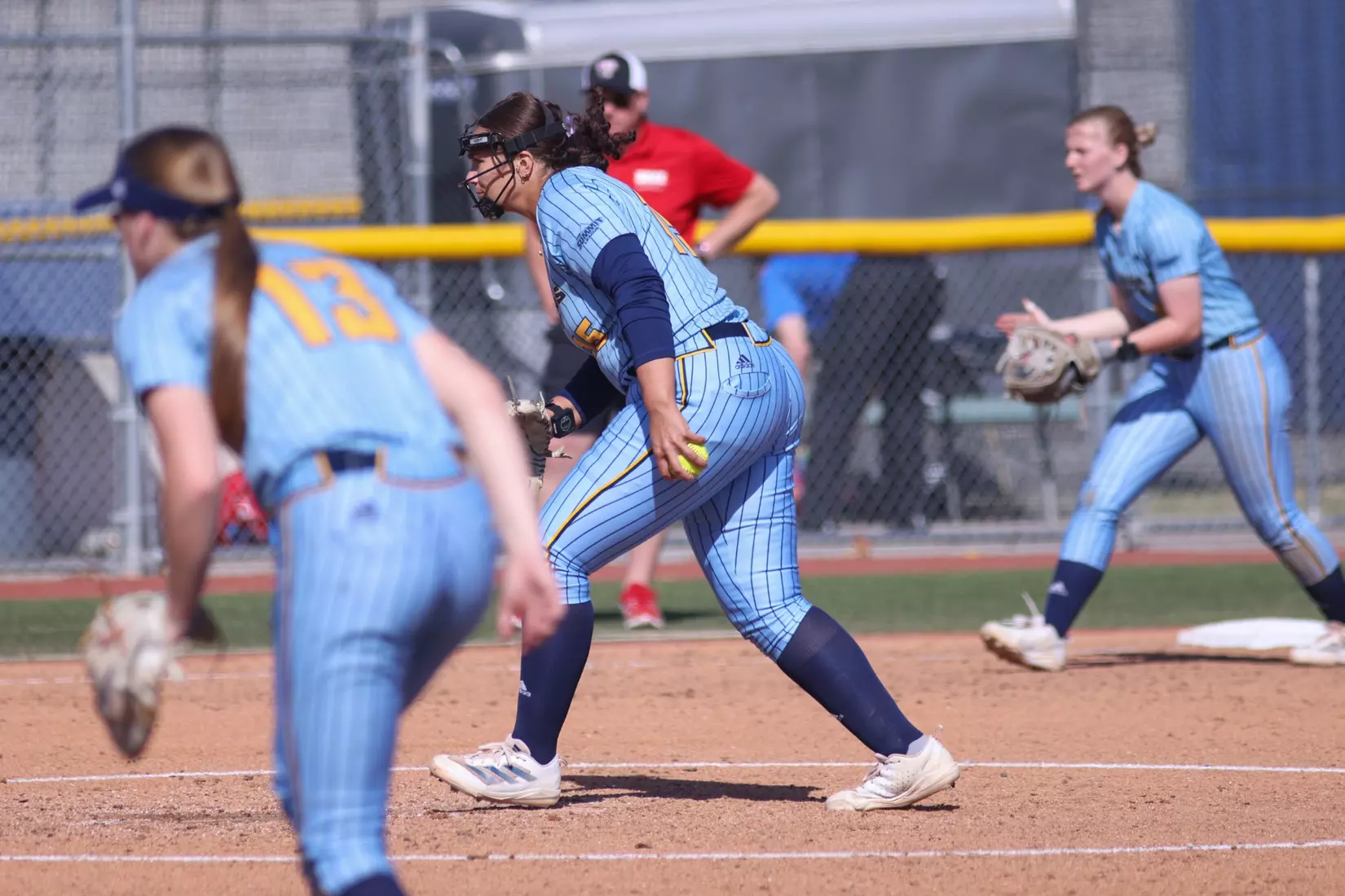 Kansas City Softball split a pair of games with SIUE, winning the first 3-2 in walk-off fashion and falling in the second 8-0. Grace Batdorf secured the walk-off win for the Roos and Sabrina Rodgers led the Roos from the plate going 4-of-6 on the day.