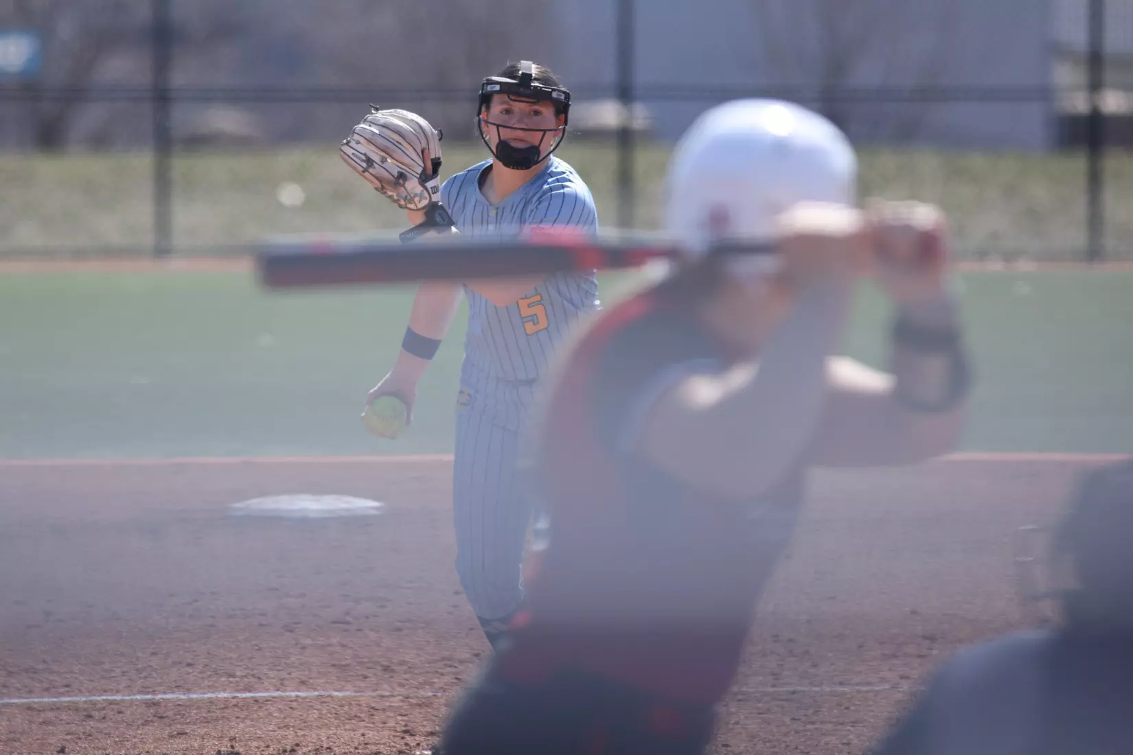 Kansas City Softball split a pair of games with SIUE, winning the first 3-2 in walk-off fashion and falling in the second 8-0. Grace Batdorf secured the walk-off win for the Roos and Sabrina Rodgers led the Roos from the plate going 4-of-6 on the day.