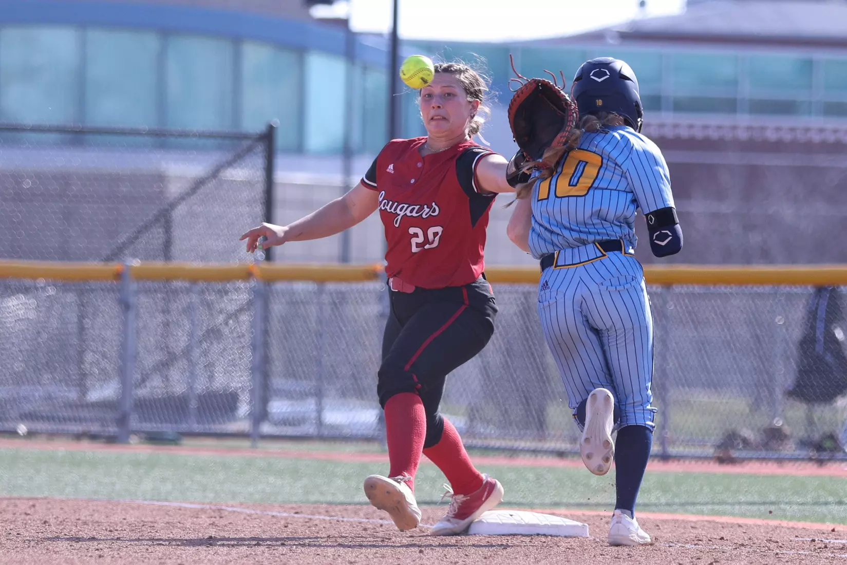 Kansas City Softball split a pair of games with SIUE, winning the first 3-2 in walk-off fashion and falling in the second 8-0. Grace Batdorf secured the walk-off win for the Roos and Sabrina Rodgers led the Roos from the plate going 4-of-6 on the day.