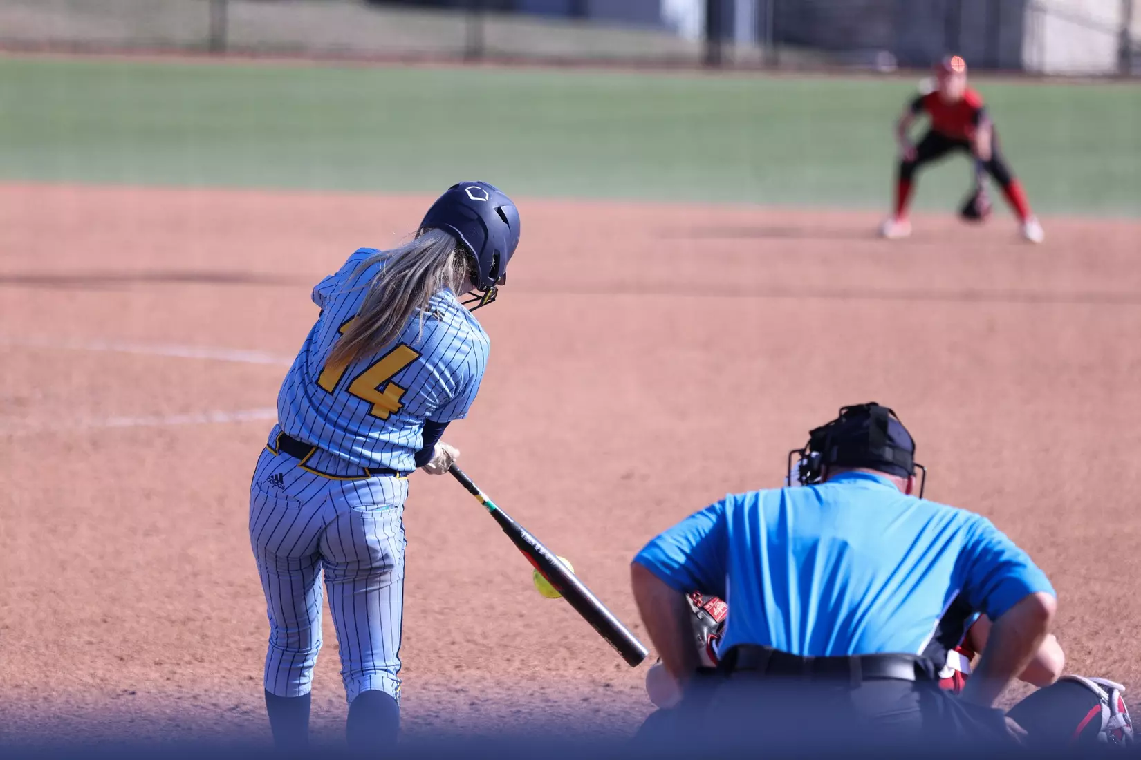 Kansas City Softball split a pair of games with SIUE, winning the first 3-2 in walk-off fashion and falling in the second 8-0. Grace Batdorf secured the walk-off win for the Roos and Sabrina Rodgers led the Roos from the plate going 4-of-6 on the day.