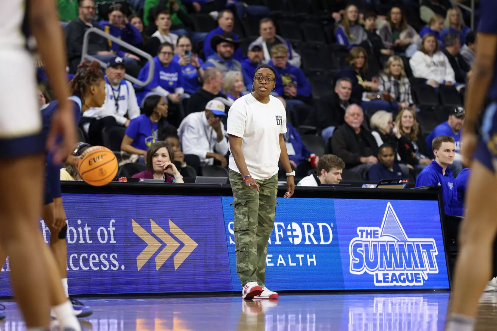 Kansas City Women's Basketball ended its season against No. 2 Oral Roberts in the Summit League Semifinals, falling 73-95. Elauni Bennett put up her second double-double of the tournament with 17 points and 13 rebounds. Alayna Contreras led the Roos from the field with 20 points.