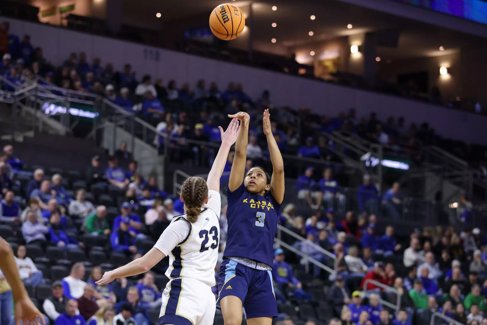 Kansas City Women's Basketball ended its season against No. 2 Oral Roberts in the Summit League Semifinals, falling 73-95. Elauni Bennett put up her second double-double of the tournament with 17 points and 13 rebounds. Alayna Contreras led the Roos from the field with 20 points.
