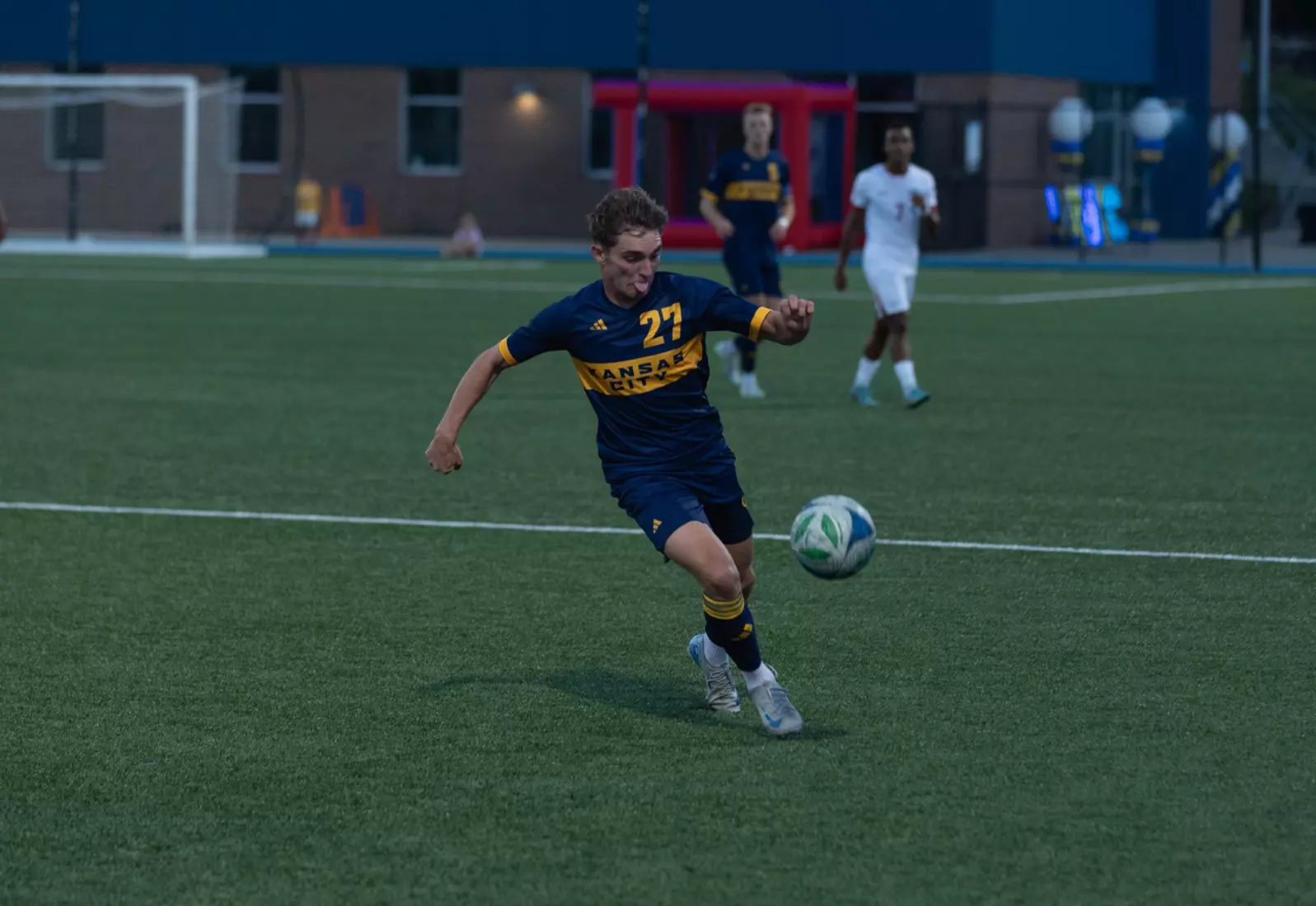 Kansas City Men’s Soccer battled to a 1-1 draw against Saint Mary’s on Friday night during College Colors Night. The Roos showed grit on both ends of the field, capitalizing on scoring chances while holding strong defensively. With the tie, UMKC continues to build momentum heading deeper into the season.