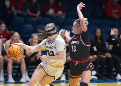 The KC Roos faced up agianst South Dakota Coyotes during the first home game of the New Year. Despite matching the pace of the Coyotes, the Roos fell with a final score of 47-67.