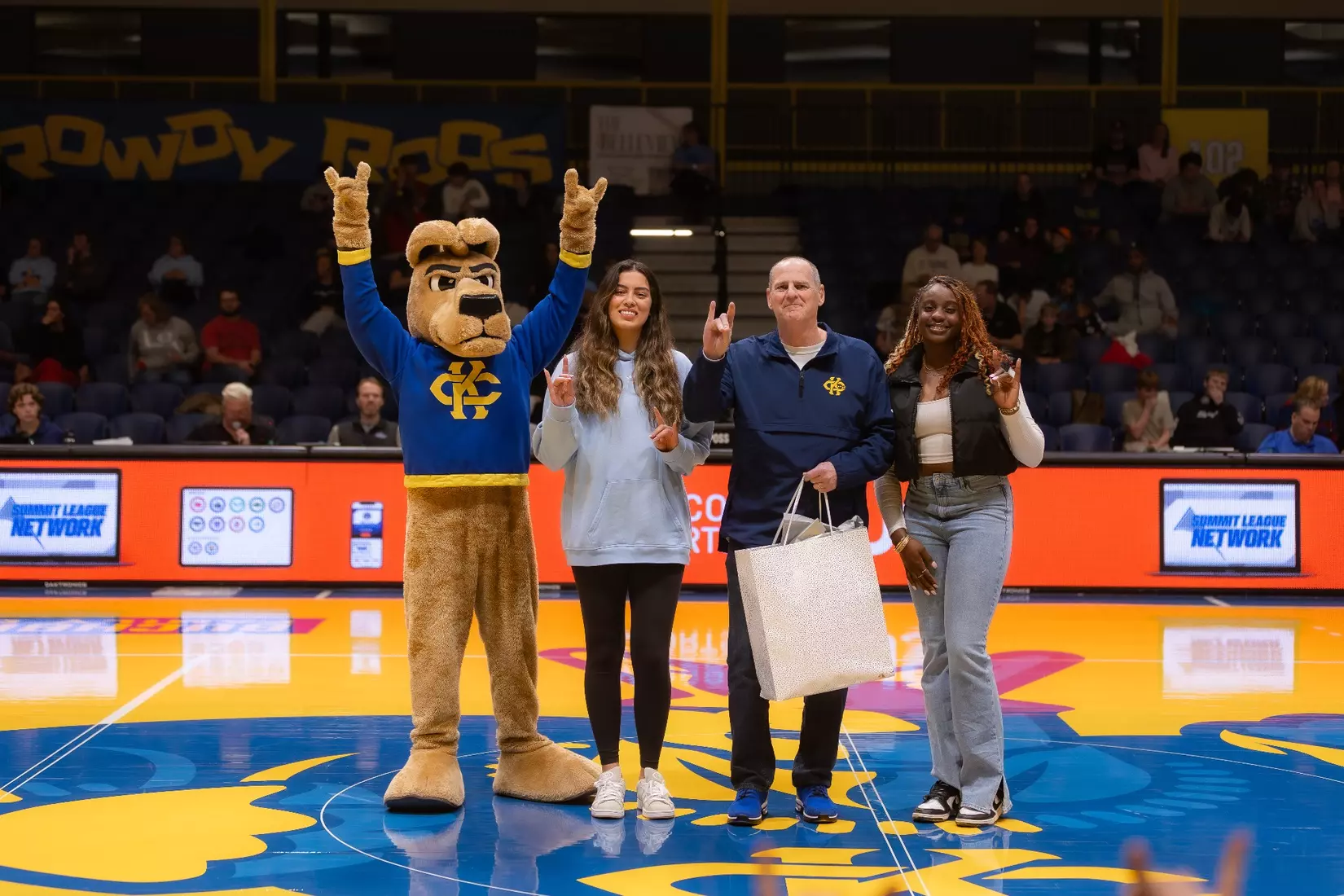 The UMKC Roos fell to the St. Thomas Tommies, 104–64, on February 14, 2026.