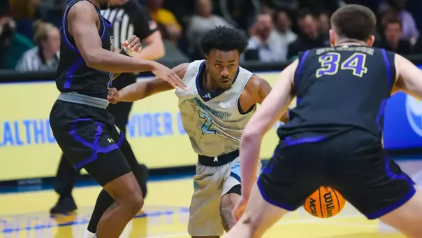 In the second to last home game of the season, the Kansas City Roos faced up against the South Dakota State Jackrabbits. Starting strong in the first half the Roos kept up a good momentum, putting pressure on the Jackrabbits. Despite this pressure, the Roos would ultimately fall to the Jackrabbits with a final score of 73-59. The Roos will recognize the senior players this Saturday during the last home game of the season against Oral Roberts Golden Eagles.