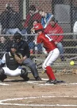 River Hawks Sweep Stonehill, 6-2/6-2 Image