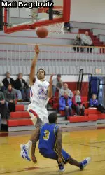 Diaz and Welch's Career Nights Give River Hawks 95-68 Win Over Concordia Image