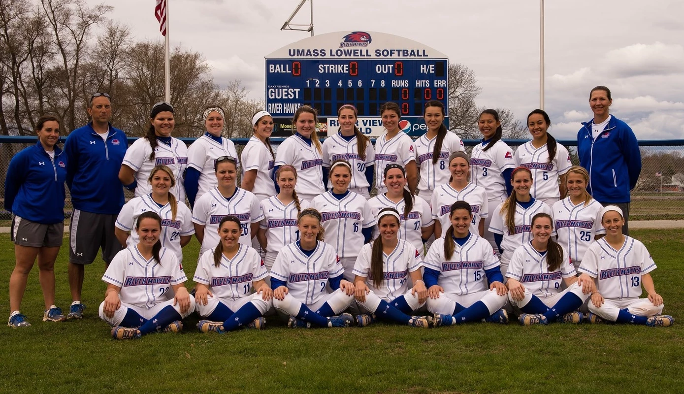 softball team photo