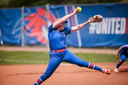 April 27, 2022, Lowell, MA:
The UMass Lowell River Hawks Softball team takes on the UMaine Bears at River View Field in Lowell, Massachusetts Wednesday, April 27, 2022.
(Photo by Nick Grace/UMass Lowell)