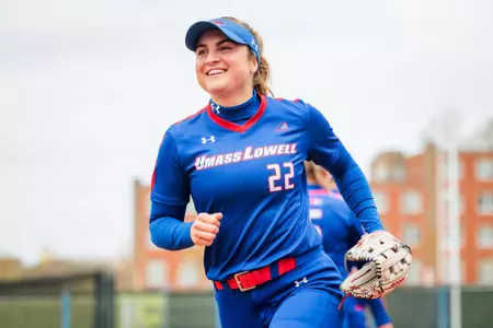 May 7, 2022, Lowell, MA:
The UMass Lowell River Hawks Softball team takes on the Stony Brook Seawolves at River View Field in Lowell, Massachusetts Saturday, May 7, 2022.
(Photo by Nick Grace/UMass Lowell)