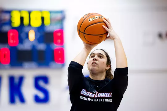 November 22, 2022, Lowell, MA:
The Umass Lowell Women’s Basketball team takes on Umass Amherst at the Costello Athletic Center in Lowell, Massachusetts. Tuesday, November 22, 2022.
(Photo by Nick Grace/UMass Lowell Athletics)