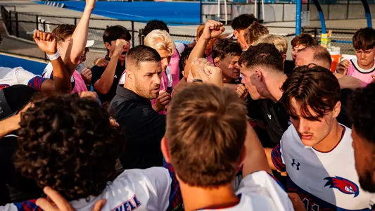 MSOC Huddle Ahead of Game Against CCSU
