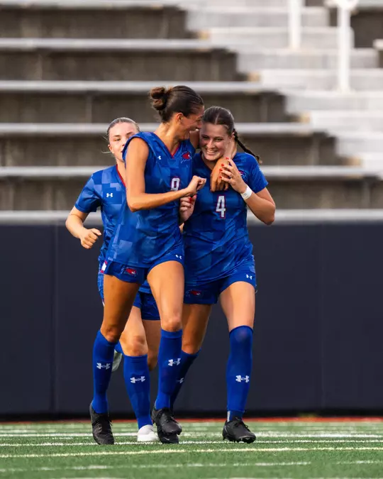 UML WSOC - 8/14 Stony Brook - Team Celebration - 1