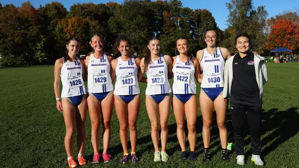 CCSU Mini Meet Group Photo With Runners