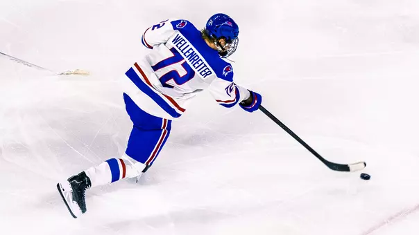 Wellenreiter at PC shooting the puck