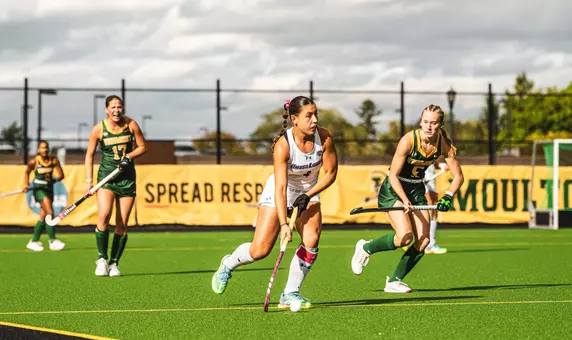 Florine Gerrits dribbling at Vermont