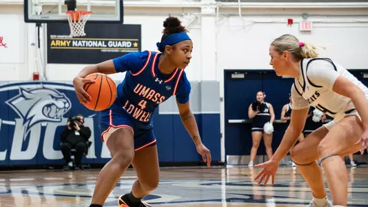 WBB_at UNH_Paris Gilmore