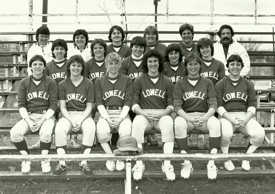 1975 Softball Team Photo