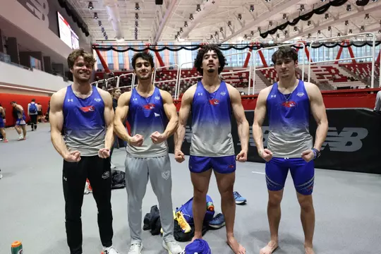 4x400m relay River Hawk Invite