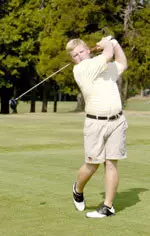 Eades, Peffley Finish Strong at NCAA Men's Golf