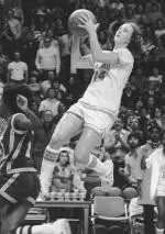 Heiss To Be Inducted Into Women's Basketball Hall Of Fame