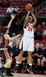Women's Hoops Tops Drexel, 82-65