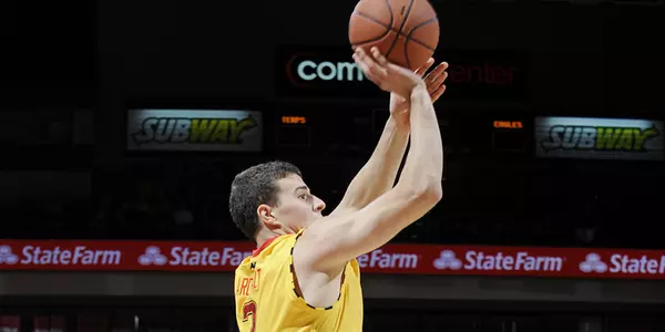 Aronhalt Signs with Italian Team
