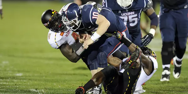 Terps Move To 3-0 With 32-21 Win At UConn