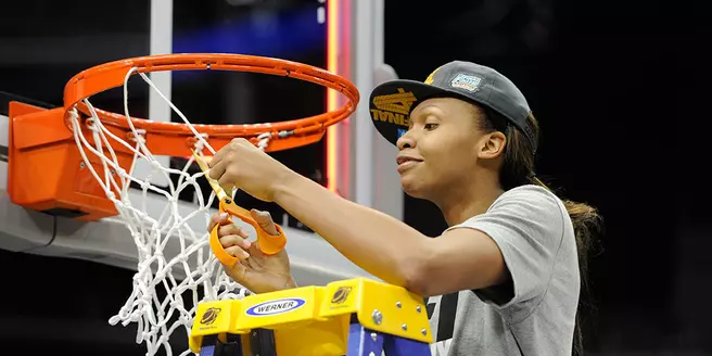 DeVaughn Heading to LA Sparks Training Camp