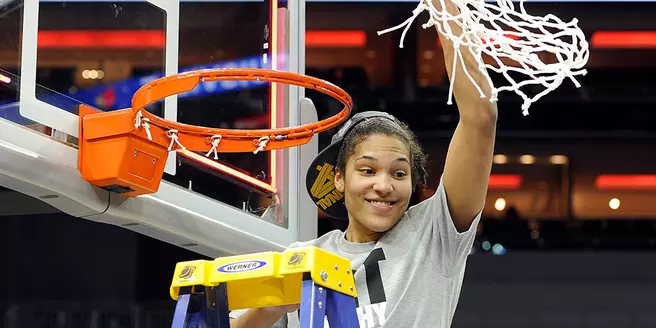 Thomas Named A Three-Time WBCA All-American