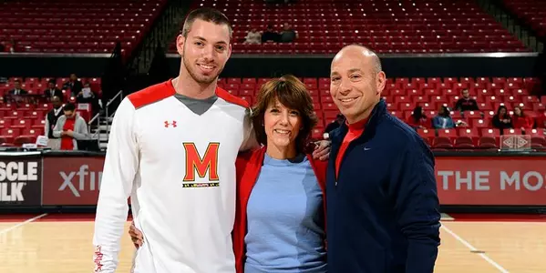 Terps Honor Ovarian Cancer Survivors