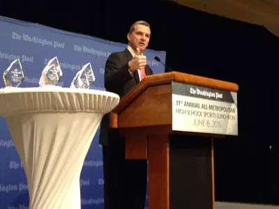 Turgeon Speaks to Packed House at All-Met Luncheon