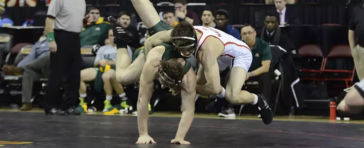 Terps Split Duals with Wisconsin, George Mason