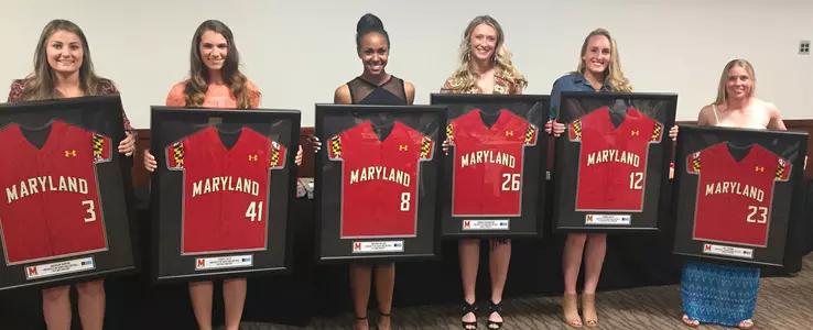Softball Celebrates Season at Team Banquet