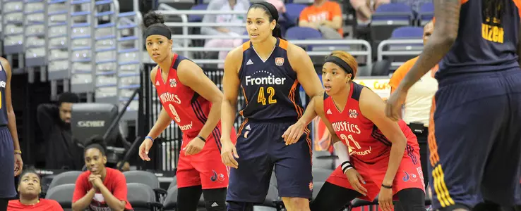 Brionna Jones Signs Off-Season Contract in Russia