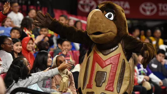 Fans Testudo