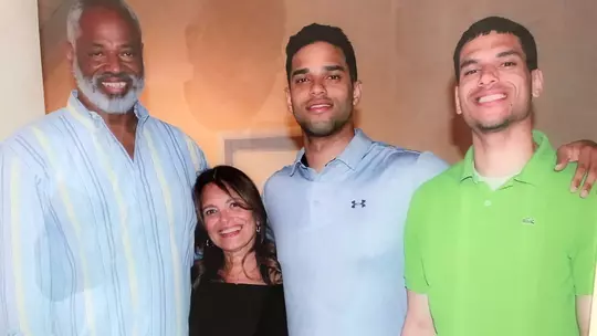 Len Elmore with his family
