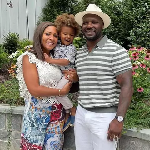 D'Qwell Jackson with family