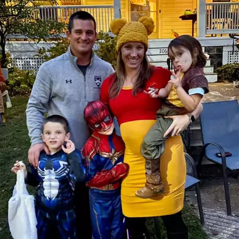 Bryn & Abby Holmes with family
