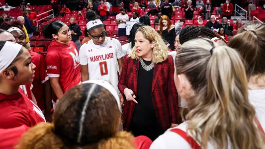 Brenda Frese huddle