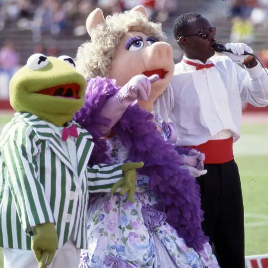 Kermit the Frog and Miss Piggy at the 1980 Homecoming Henson Tribute, October 13, 1990