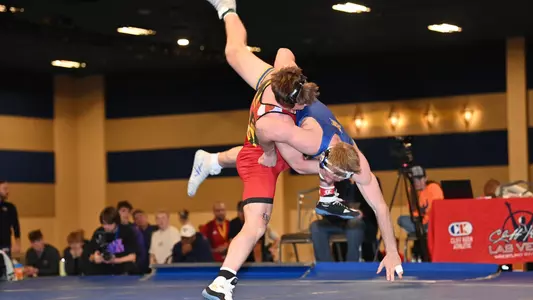 Jaxon Smith takes down Tanner Sloan of South Dakota State
