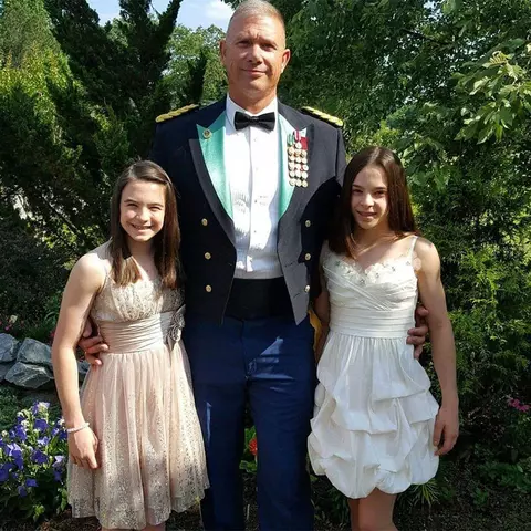 Patrick Brozowski with his daughters