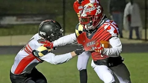 Deonte Banks playing youth football