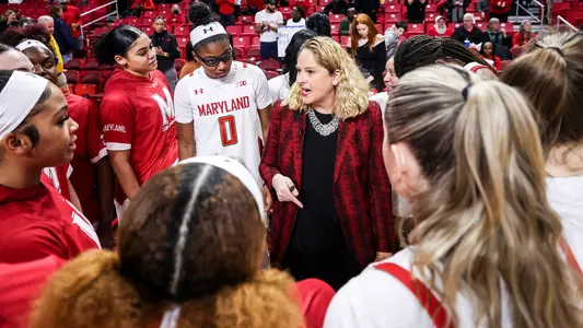 Brenda Frese huddle